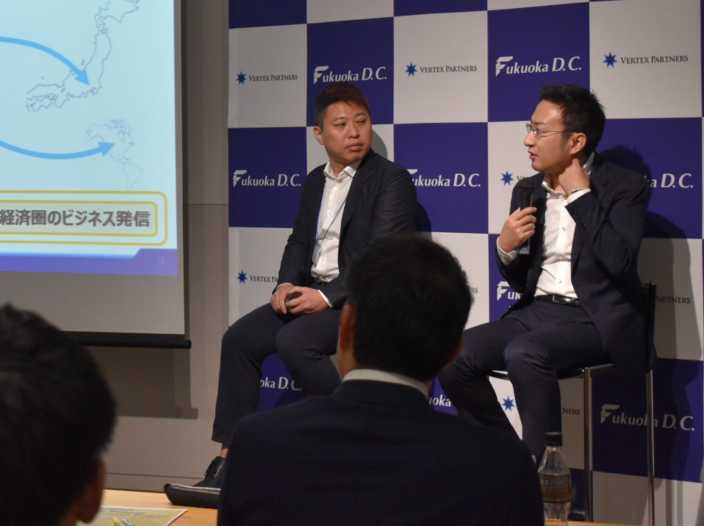 トークセッションで語る山口正智社長(左)と石丸修平事務局長